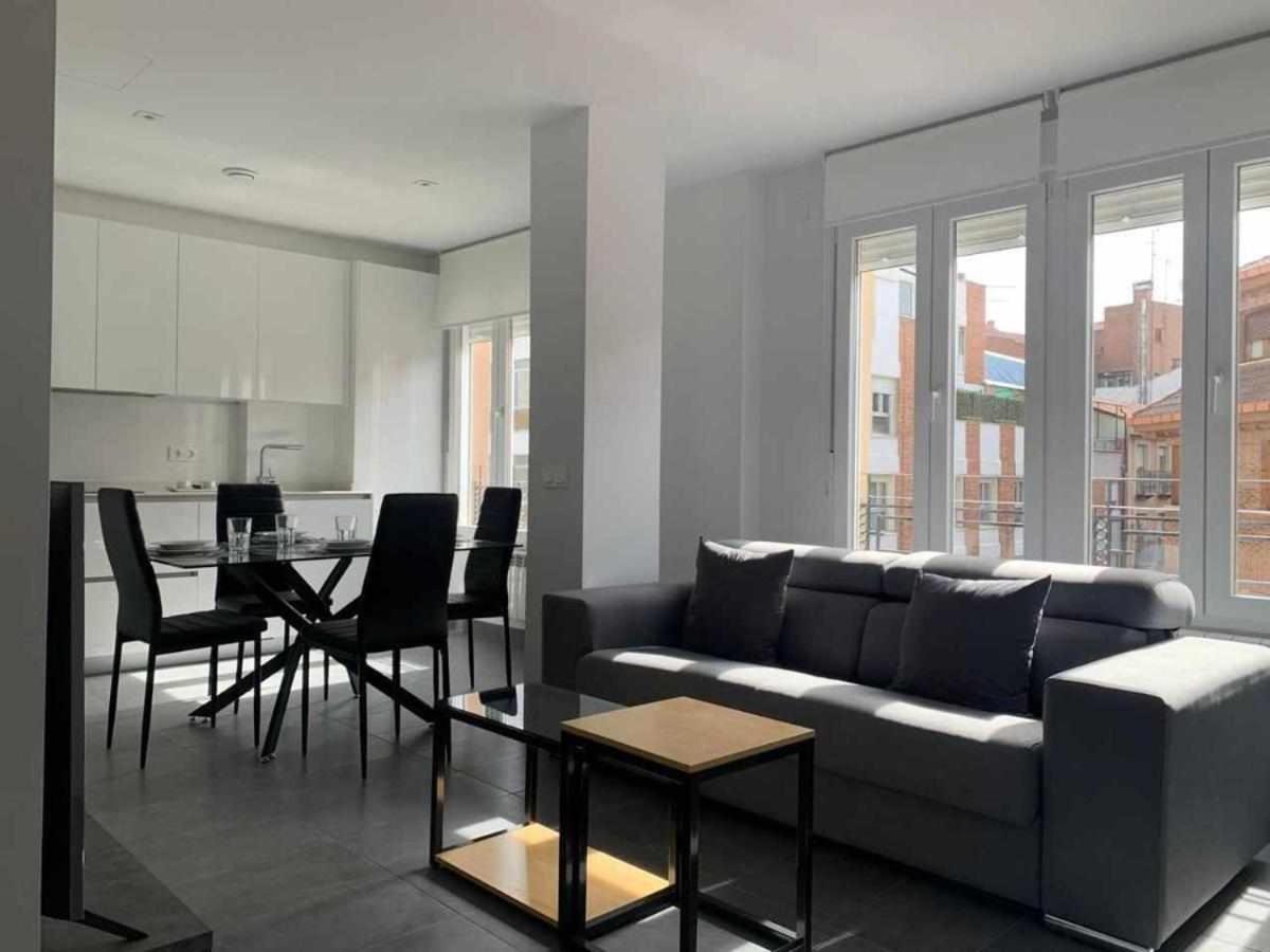 Ramon Y Cajal Suites De Luxe Леон Екстериор снимка