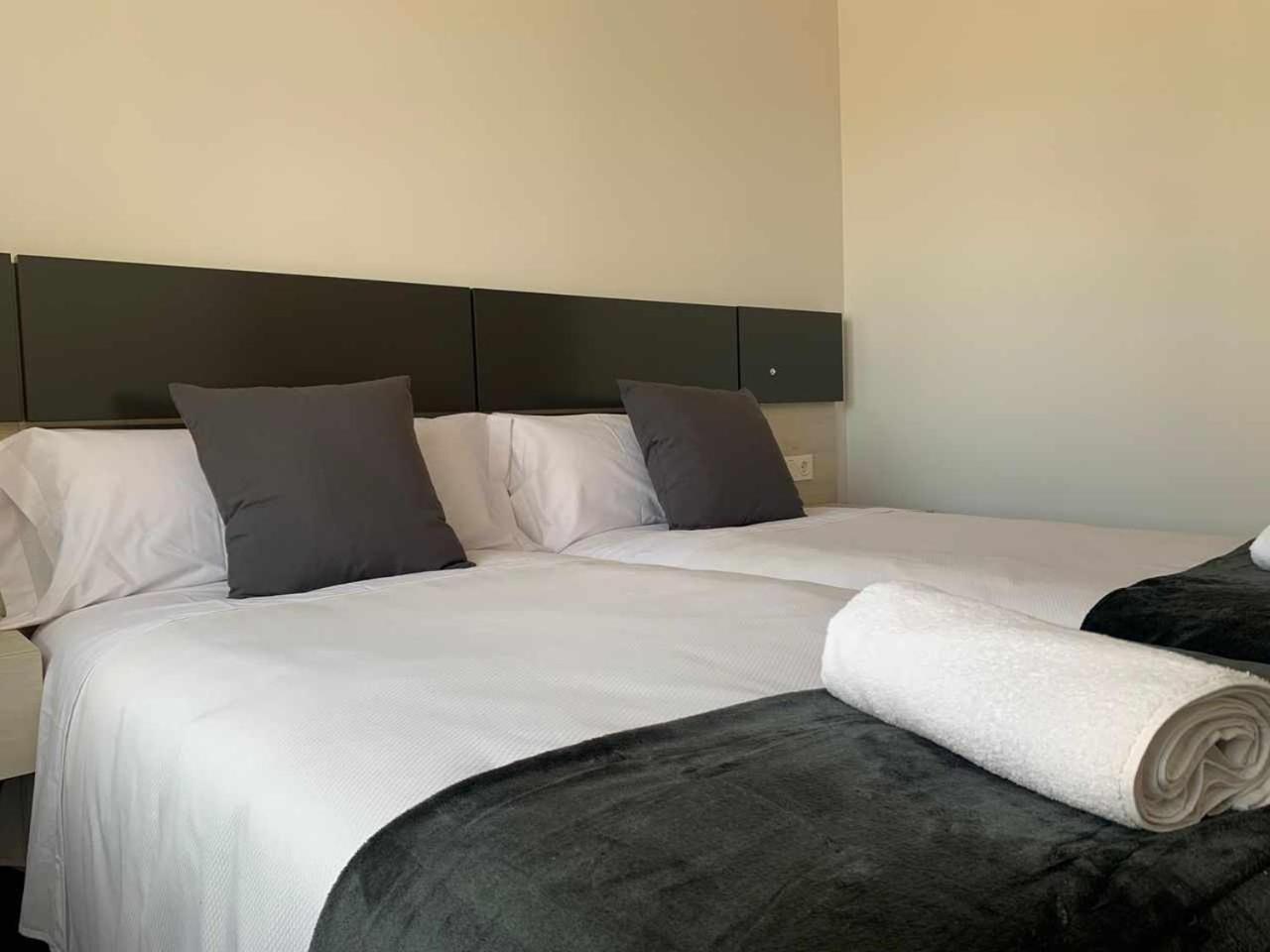 Ramon Y Cajal Suites De Luxe Леон Екстериор снимка