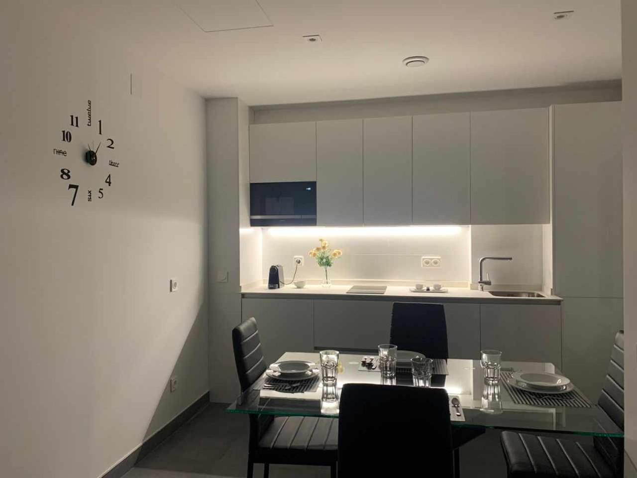 Ramon Y Cajal Suites De Luxe Леон Екстериор снимка