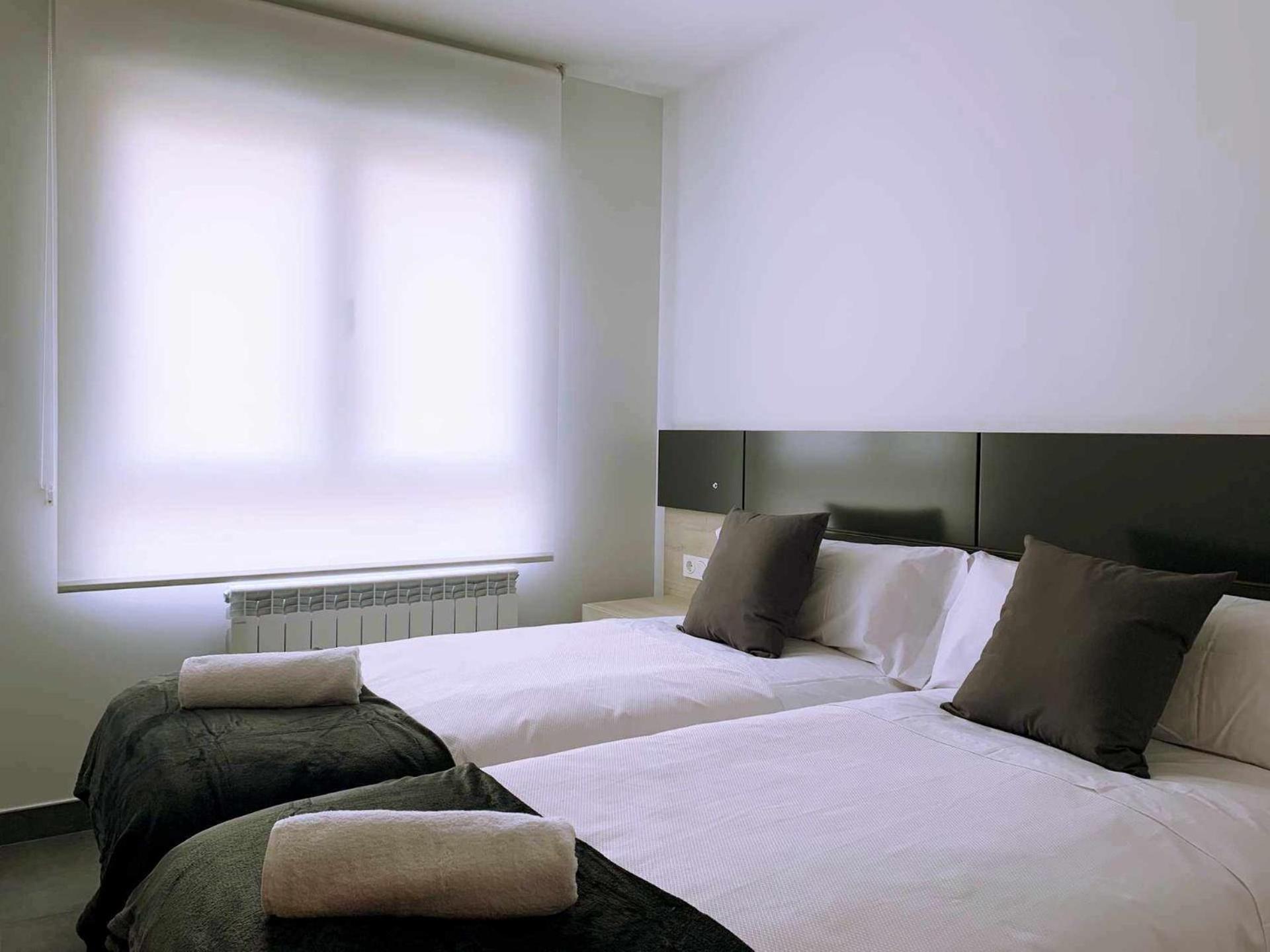 Ramon Y Cajal Suites De Luxe Леон Екстериор снимка