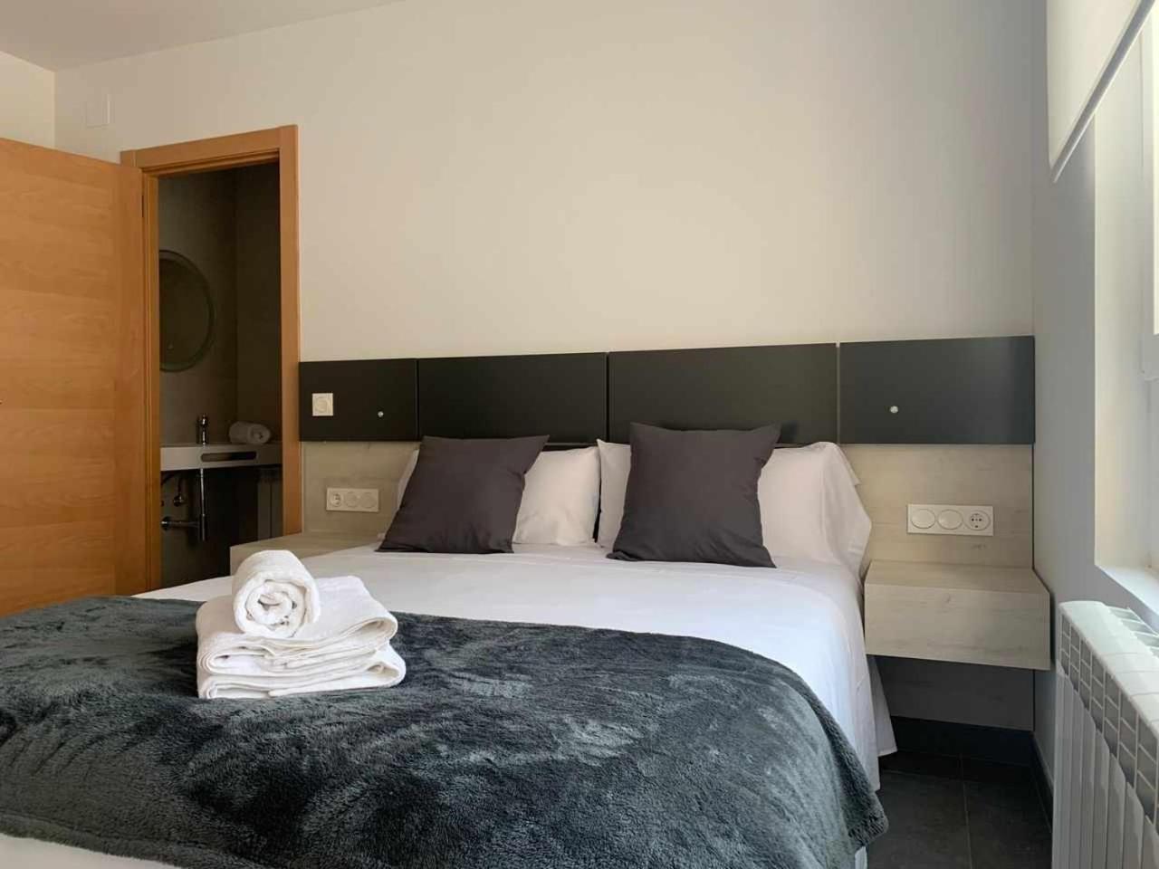 Ramon Y Cajal Suites De Luxe Леон Екстериор снимка