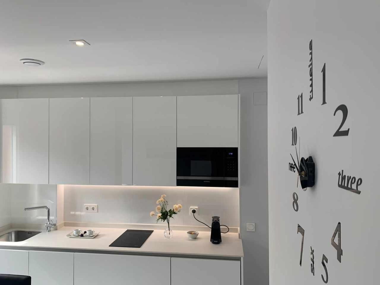 Ramon Y Cajal Suites De Luxe Леон Екстериор снимка